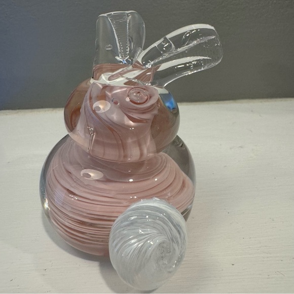 Handblown one of a kind glass bunny rabbit with pale pink swirl glass design - Picture 5 of 10